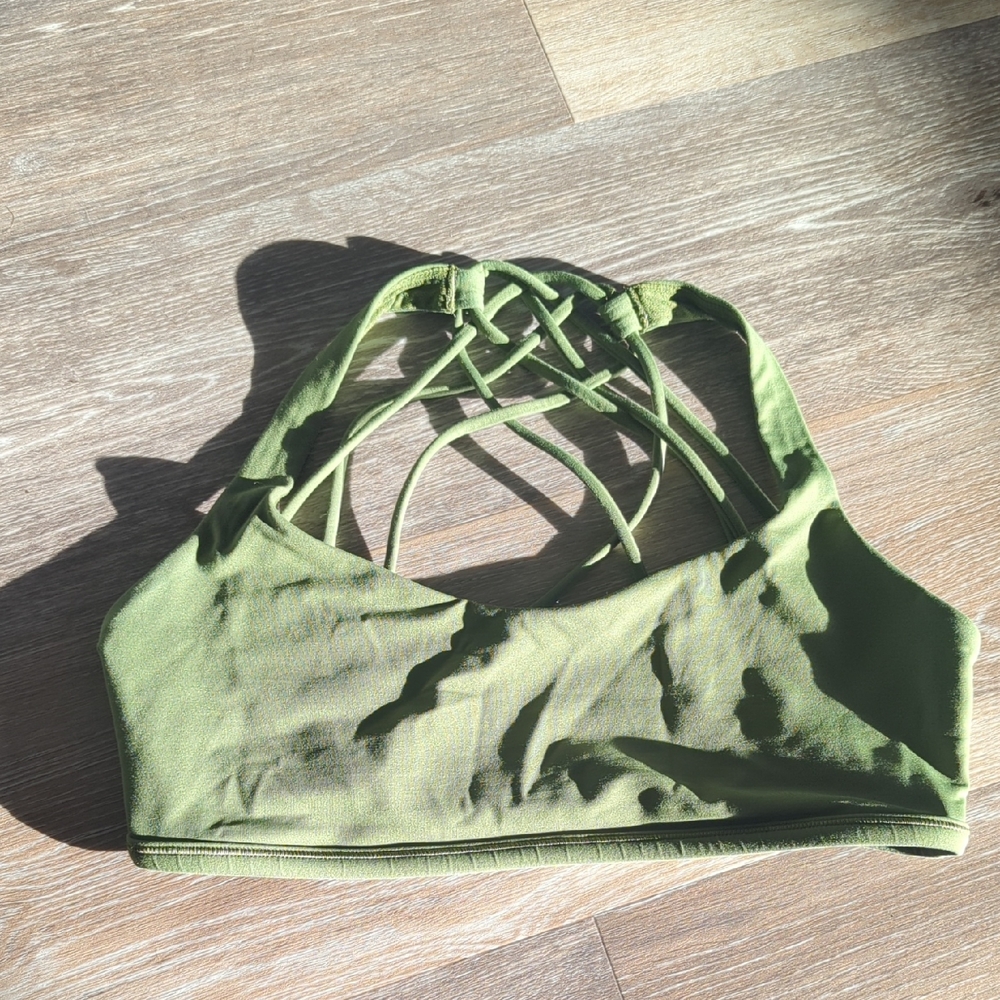 Lululemon free to be bra. Light support, size 8